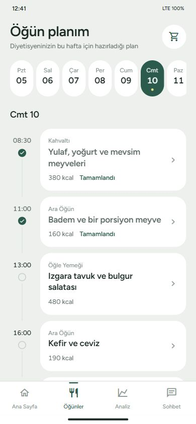 DietBridge mobil uygulamasında günlük öğün listesi